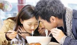 男子爆料老婆买茶勺视频,家庭消费观引争议